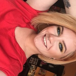 Meet your Posher, Michaela